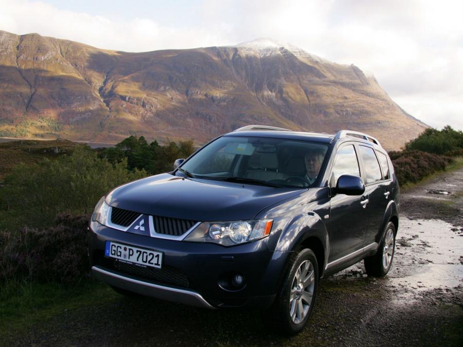  Mitsubishi Outlander 2007 года  (фото 8 из 16)